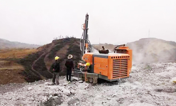 Blurbly портативный компрессор и сверлильный станок широко используются в Юго-Восточной Азии.